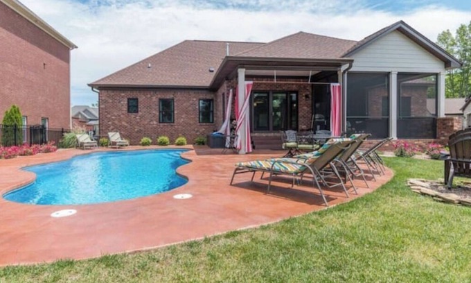 Buechel House | Executive East End Derby Home with Heated Pool