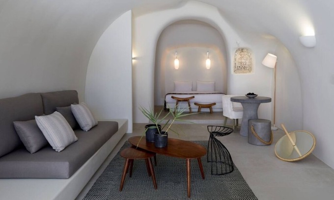 Oia Hotel | Executive One-Bedroom Cave Suite