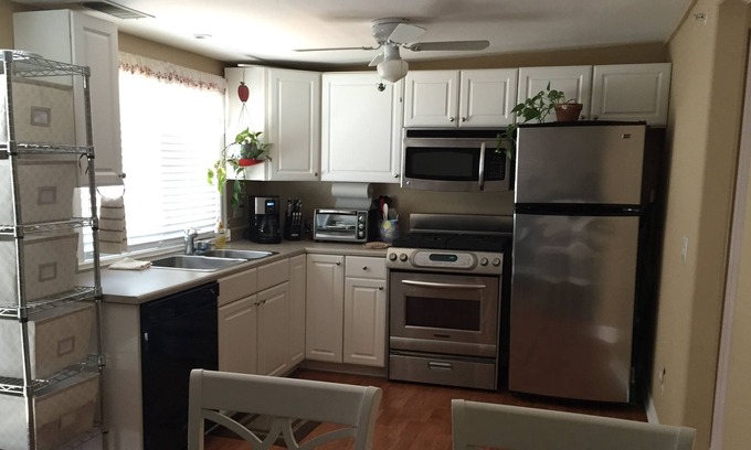 Thousand Oaks House | Executive Retreat Newly Remodeled located in quiet, private setting