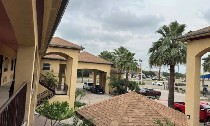 Edinburg Apartment | Executive Suite