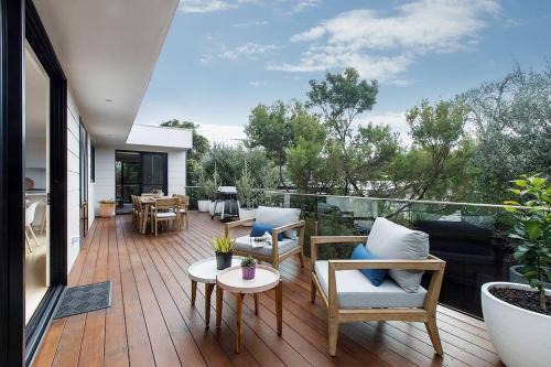 Blairgowrie Villa | Expansive Beachside Luxury at Roman On Reeves