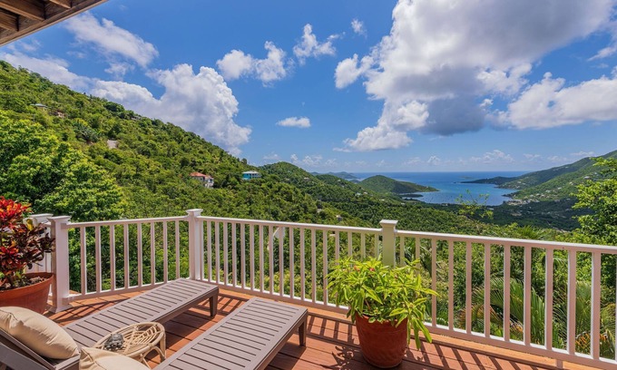 Ajax Peak Villa | Expansive Coral Bay View - Pina Playa Villa