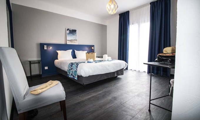 Six-Fours-les-Plages Hotel | Experience Six Fours Les Plages in Style! Pets are Welcome Here!
