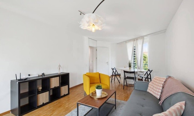 Hottingen Apartment | Experience 1-BR Urban Chic in Zurich