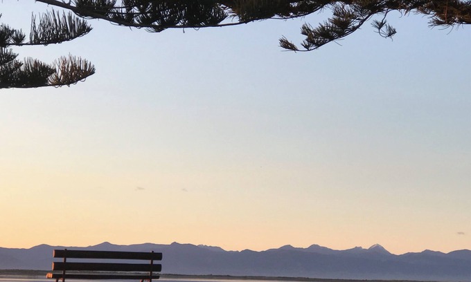 Motueka Cottage | Experience a true original Kiwi beach 'Quayside Cottage'