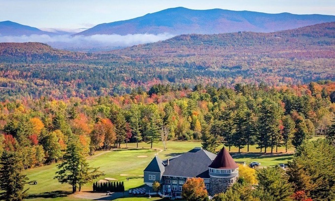 Bethlehem Bed & Breakfast | Experience Bethlehem's Maplewood Inn, a spacious historic retreat perfect for large groups