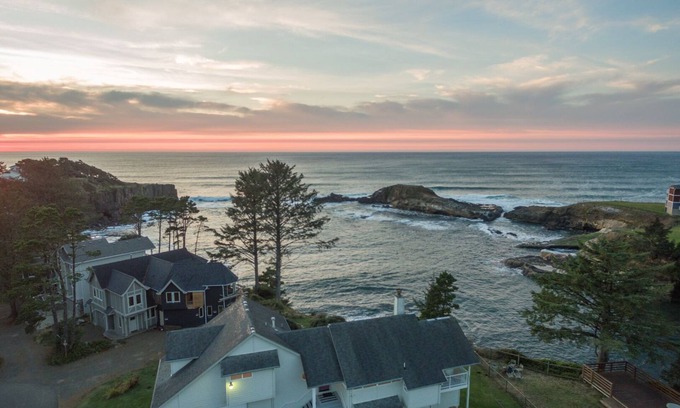 Depoe Bay House | Experience Depoe Bay, Large Oceanfront Home, Deck and Pet Friendly