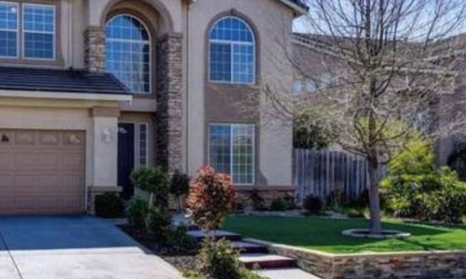 Elk Grove House | Experience Elk Grove living near CSUS – just a quick 18-min drive away