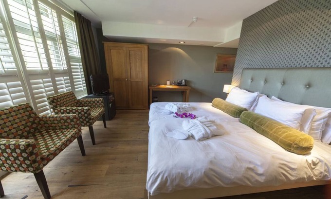 Rijssen Hotel | Experience Luxury and Calm at a Scenic Nature Retreat! Indoor Pool, Free Parking