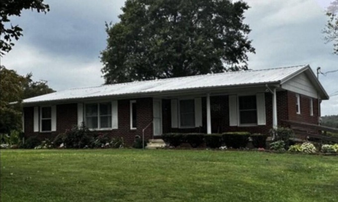 Dover House | Experience Peace, Relaxation and Comfort in Kentucky with a touch of KENYA!