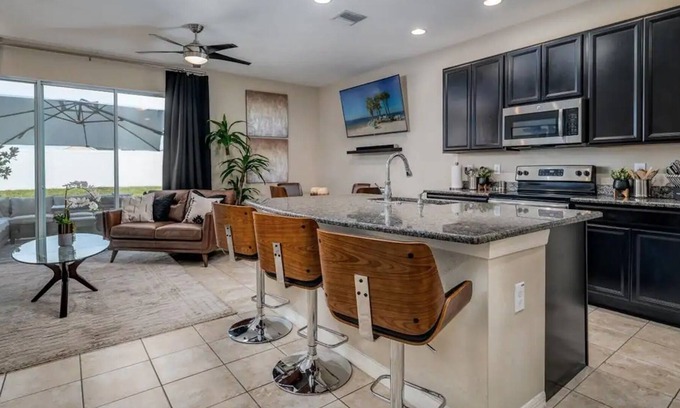 Riverview House | Experience Unparalleled Luxury and Comfort