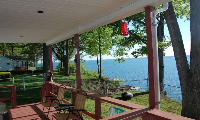 Town of Torrey Cottage | Experience wine country magic with several wineries nearby and memorable tasting