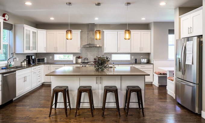 Berkeley House | EXPLORE CO: Hip neighborhood in central location!