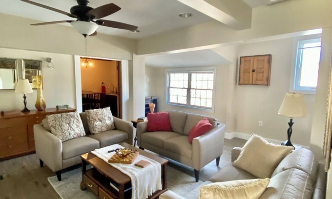 West Central Apartment | Explore Downtown Fort Wayne The Declan House -Modern 2-bedroom with WiFi and AC