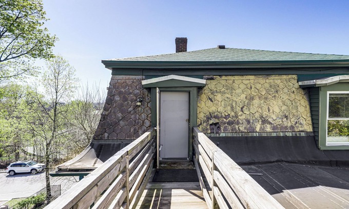 Worcester Apartment | Explore Dtwn, Parks & Colleges: Cozy Worcester Apt