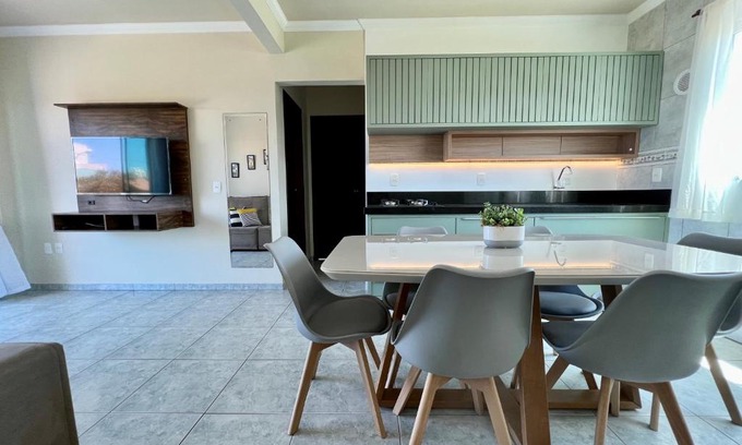 Canto Grande Apartment | Explore Mariscal a 150 M da Praia - V1
