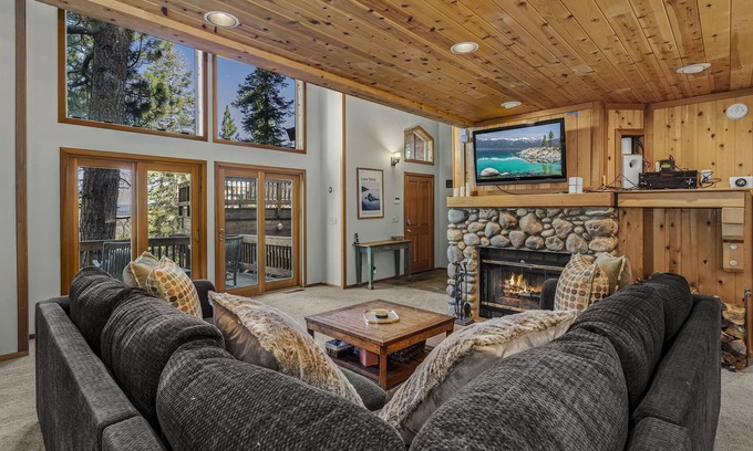 Truckee Cabin | Explore Northstar and Martis Valley with the whole family, relax in the hot tub under the stars!