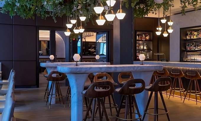 NoMad House | Explore the Bright Lights of Broadway! 4 Serene Units, Onsite Restaurant and Bar