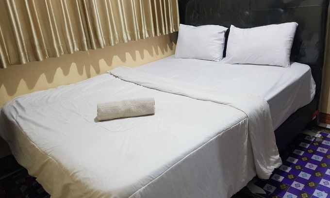 East Jakarta Hotel | EXPRESS O 91656 Oyo Sentra Group