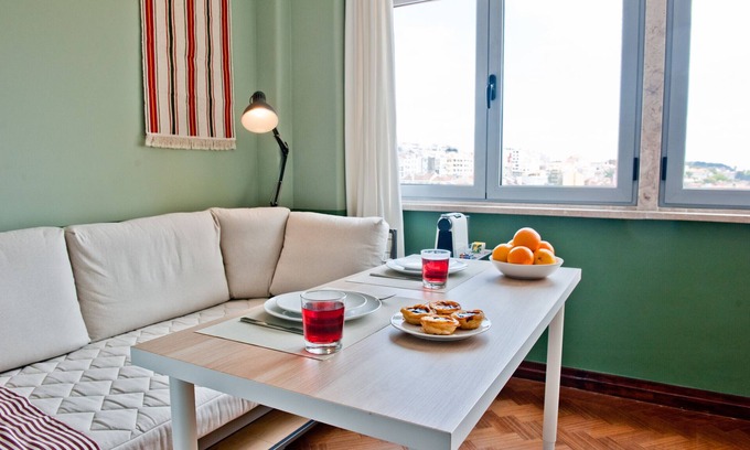 Santo Antonio Apartment | Expresso Martinis in Lisbon by Misha's Place (4c(