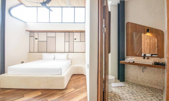 Pererenan Apartment | Exquisite 1-BR Loft Art Deco Charm Shared pool
