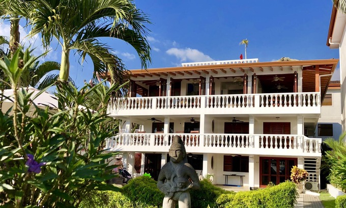 Jaco Condo | Exquisite Beachfront Penthouse in Jaco Beach.2150 Sq ft with private rooftop.