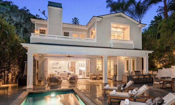 Hollywood Hills West House | Exquisite · Elegant · Luxe · LA Upscale Retreat!