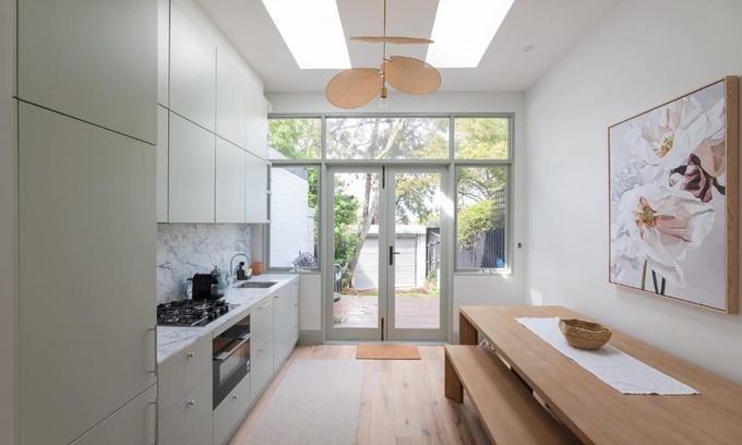 Newtown House | Exquisite Modern 3 Bed Home in Newtown w Parking