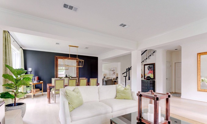 Beaumont House | Exquisite modern home w/tons of living space — “Chez Mer”