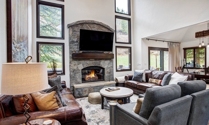 Edwards House | Exquisite, Private Mountain Home Retreat by RedAwning