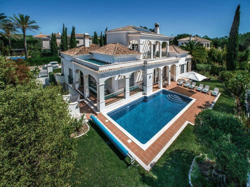 Almancil Villa | Exquisite Quinta Da Lago Villa Villa Majestic Heights 4 Bedrooms Private Pool & Large Private Garden Quinta Verde