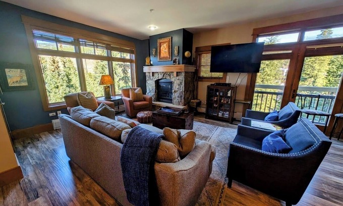 River Run Condo | Exquisite SKi-in/Ski-out Unit, Mtn Views