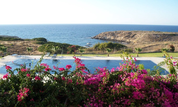 Tatlisu Apartment | Extensive Sea Views!