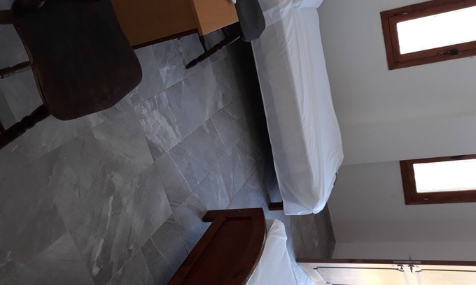 Vasa Koilaniou Apartment | EXTREME VIEW cafe restaurant and ROOMS TO LET