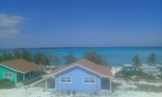 Rolleville Villa | Exuma Point Villas-Swimming Pigs Resort Yellow