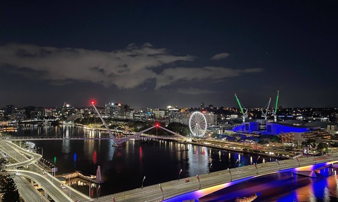 Brisbane Central Business District Apartment | Eyes on the Fireworks Lux Riverfront 2KingBed Apt