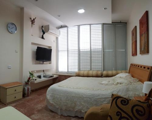 Bat Yam Apartment | Ezore Yam Apartmens - Elmali'akh St. 4