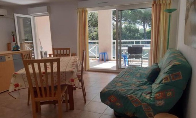 Mandelieu-La-Napoule Apartment | F1 Climatisé Terrasse 15 m² plage à pied
