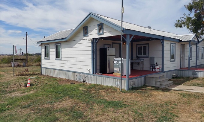 Del Valle House | F1 rental available for F1 this year. Right next to the track!
