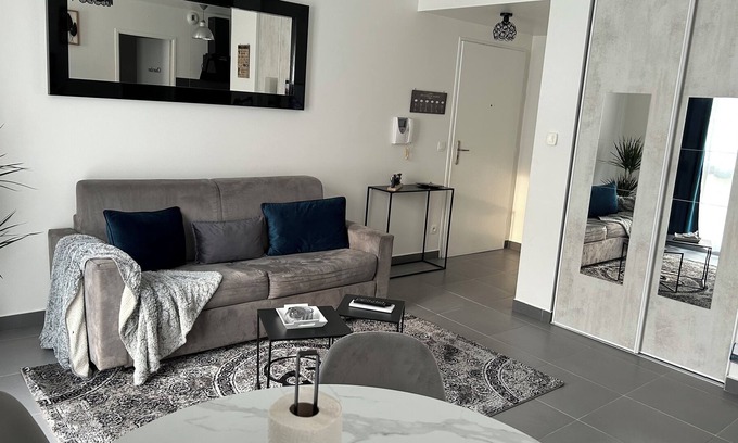 Garges-les-Gonesse Apartment | F2 Équipé,lumineux.proche Paris 20min/ CDG 10min