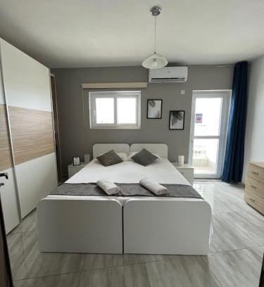 Msida House | F3 Room 1, Private Double room with private bathroom and balcony