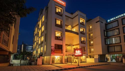 Viman Nagar Hotel | FabHotel East Field Homes - Nr Airport Road