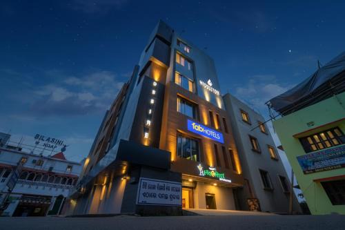 Bhubaneshwar Hotel | FabHotel Middleton Desire - Nr Niladri Vihar Square