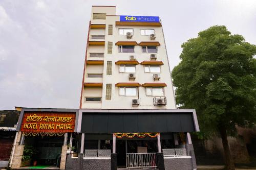 Chakala Hotel | FabHotel Ratna Mahal