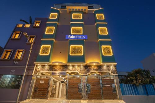 Tambaram Hotel | FabHotel Saravana Shelters Residency - Nr Tambaram Railway Station