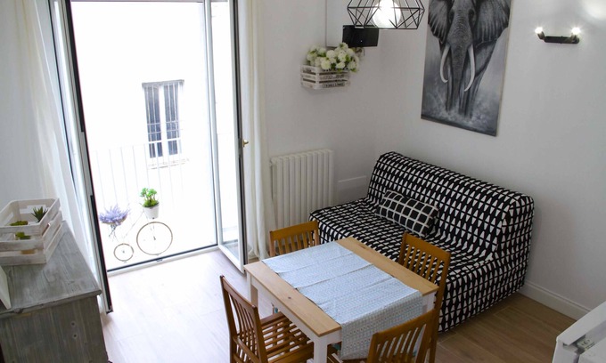 Naples City Centre Apartment | Fabiana house, apartment in the historic center, for short or long periods.