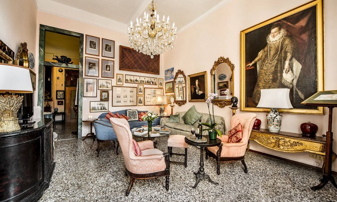 San Polo Apartment | Fabulous & ample home, sleeps 6 , 3 Ba- central Venice - CIN IT027042C2WJJLYVZD