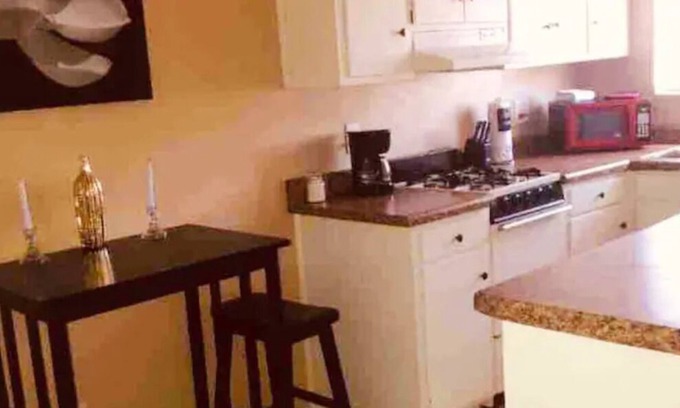 Midtown Apartment | Fabulous Apartment in Central Tucson Location .