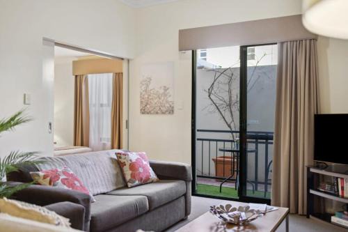 Northbridge Apartment | Fabulous Apt in Northbridge with Pool & WiFi