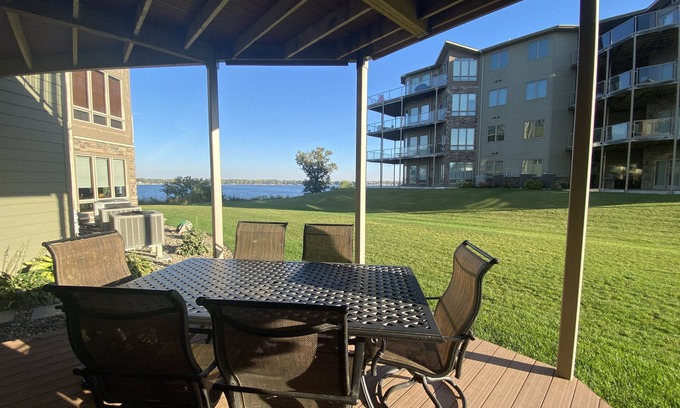 Arnolds Park Condo | Fabulous Condo at Bridges Bay - Golden Gate #104